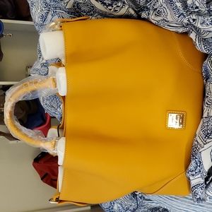 Dooney and Bourke Pumpkin Large Barlow